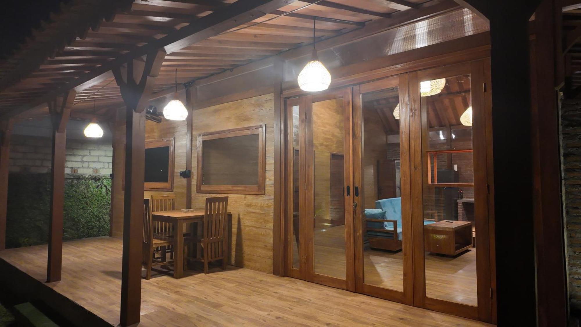 Villa Private Joglo In Heart Of